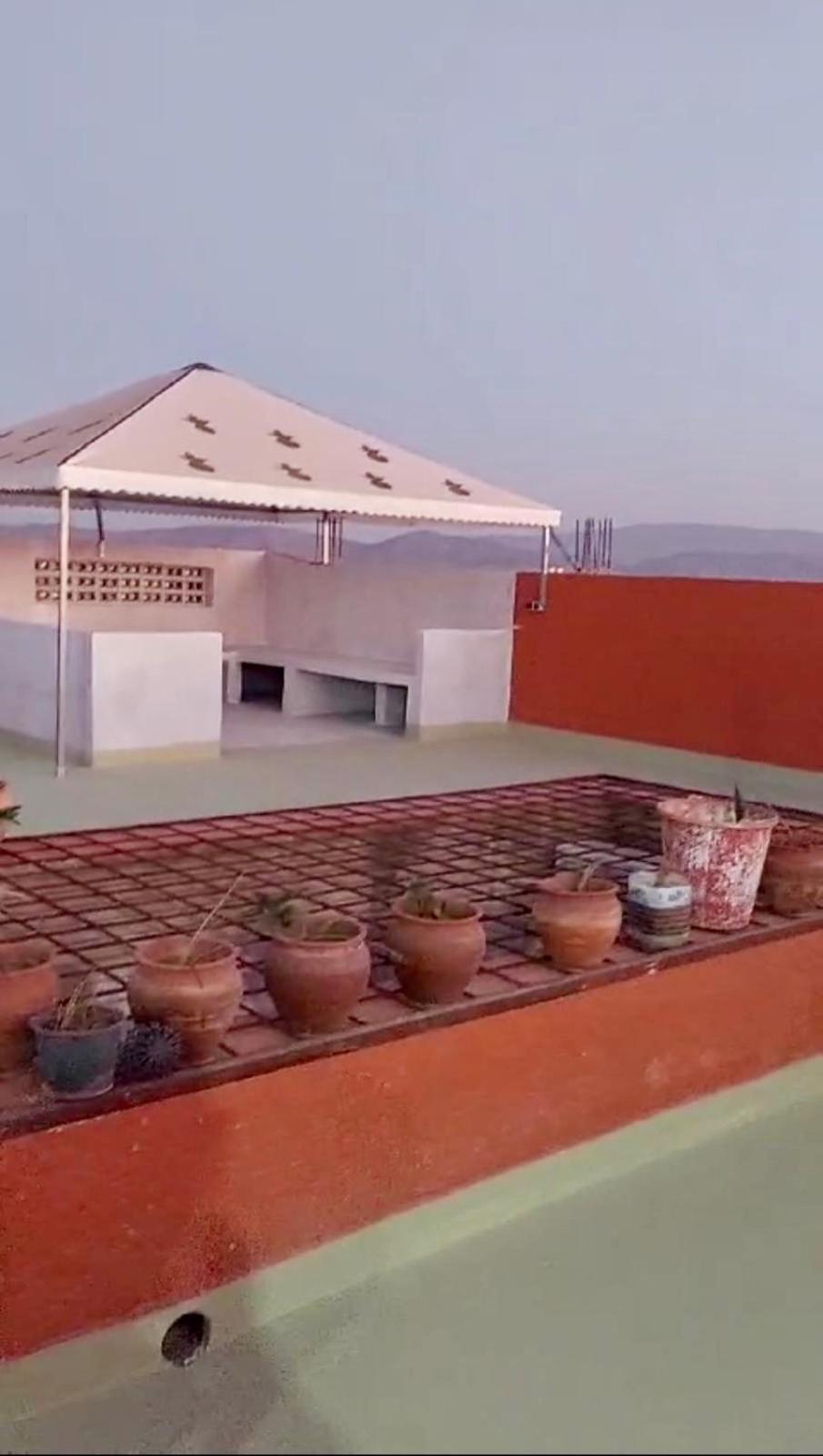 Karaz Homestay Grand Appartement Avec Rooftop Monte Arrouit Luaran gambar