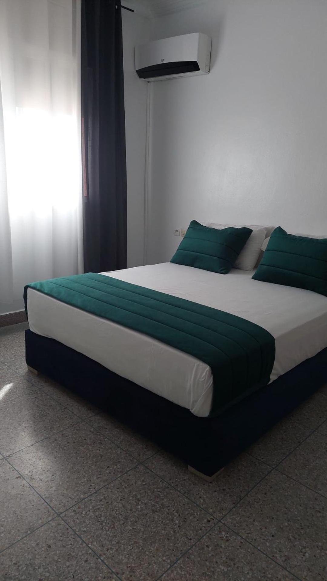 Karaz Homestay Grand Appartement Avec Rooftop Monte Arrouit Luaran gambar